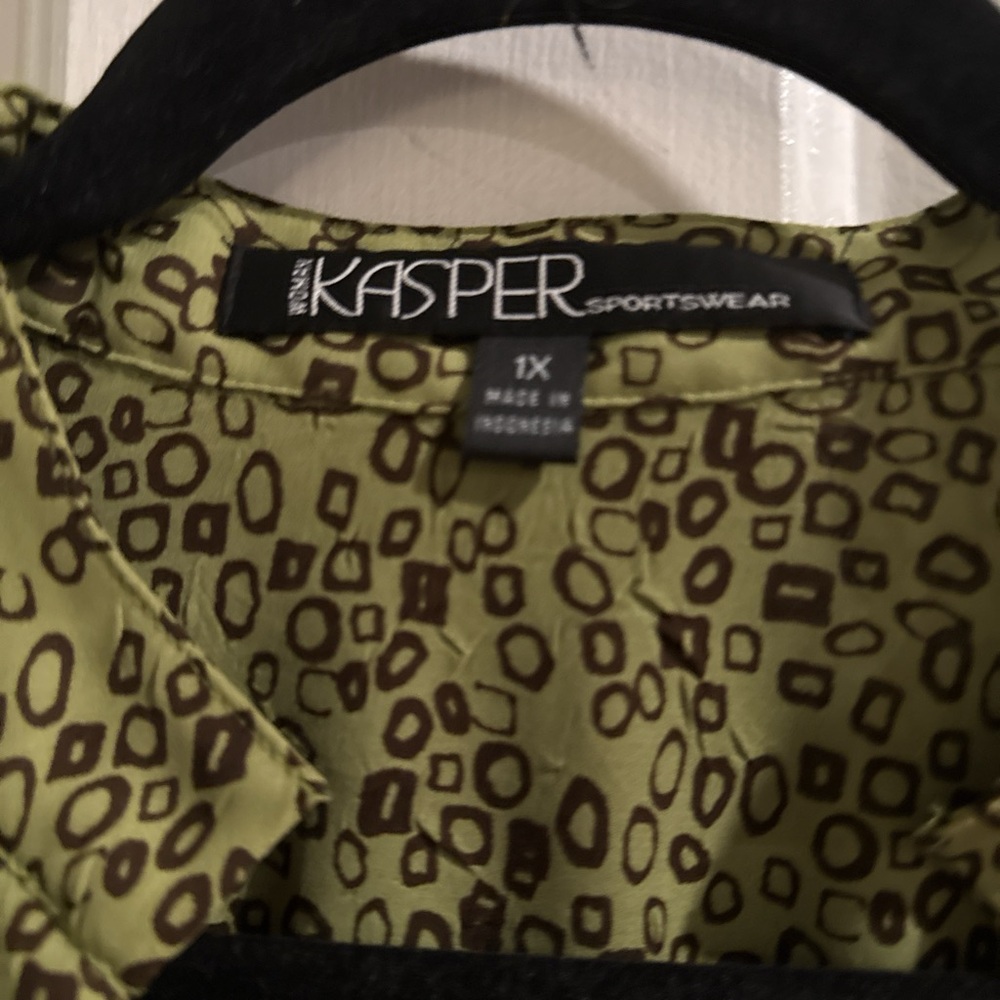 Kasper Green Patterned Blouse - Picture 2 of 3